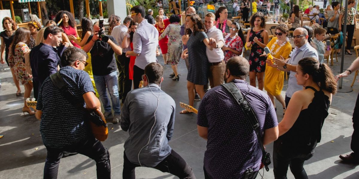 להקת אירועים בפעולה